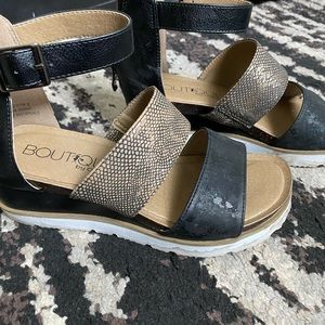 Corkys boutique sandals SZ 6